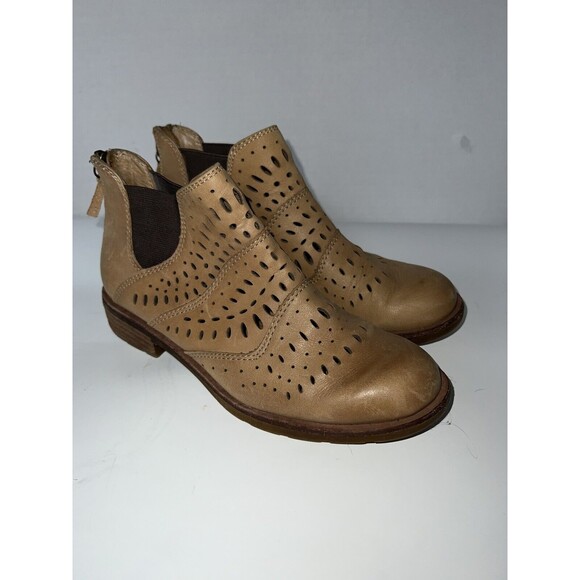 Sofft ankle boots Womens Size 6 Brenley Tan Brown Lasercut Bootie Low Block Heel - Picture 1 of 8